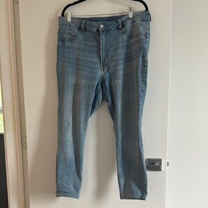 H&M Straight light wash ankle length jeans high waist size 16